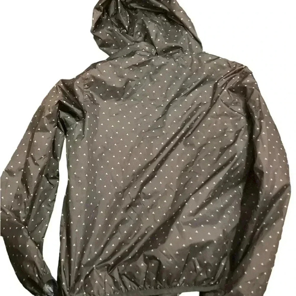 Benchmark rain jacket - Picture 2 of 3